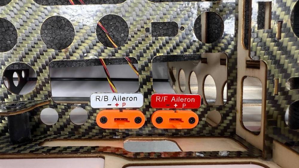 Skywing RC – 104″ Laser 260 PLUS ARF / Naranjo - foto 14