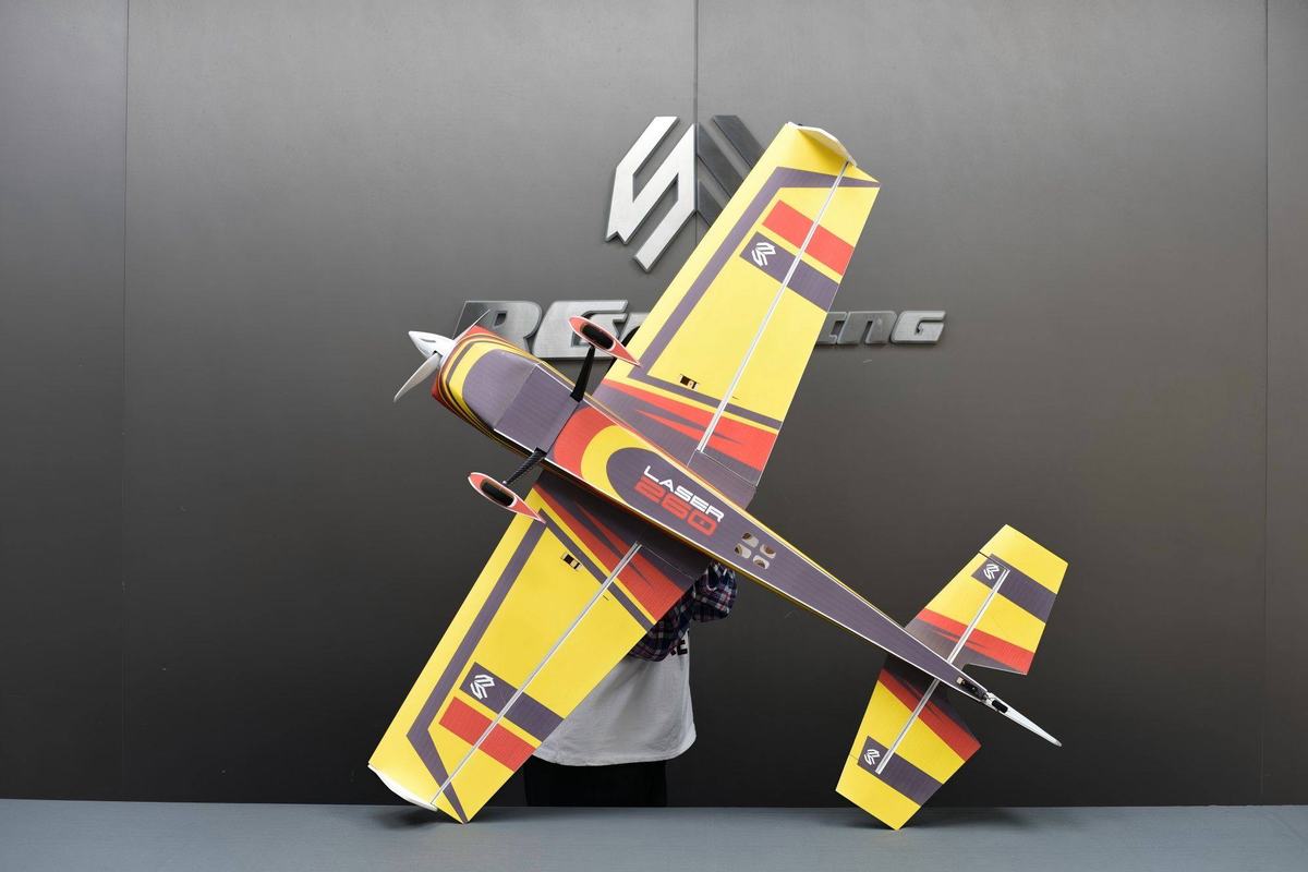 Skywing RC – 48" Laser 260 ARF / Rojo - foto 4